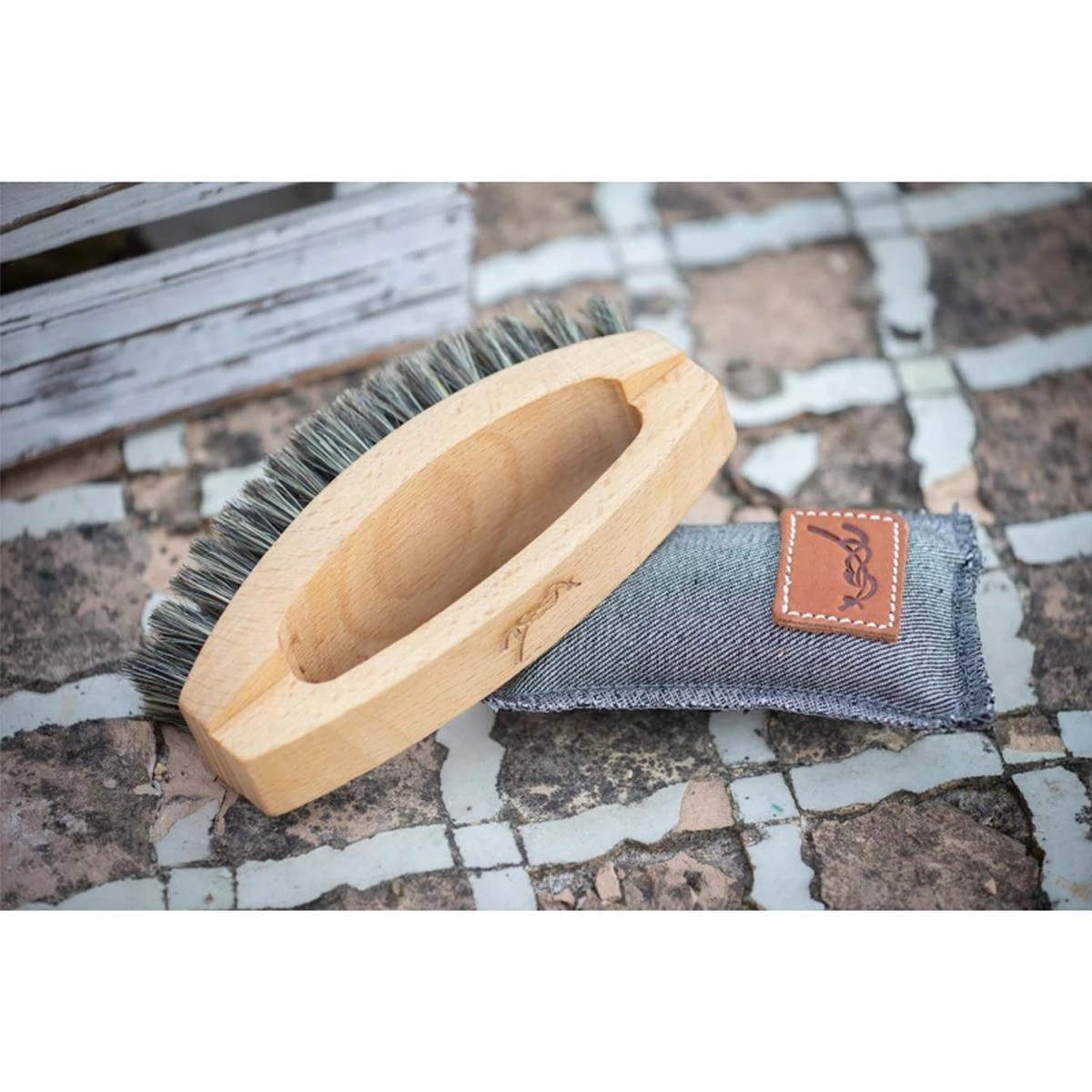 Penelope Soft Head Brush With Handle 4 Penelope Soft Head Brush With Handle - Image 2