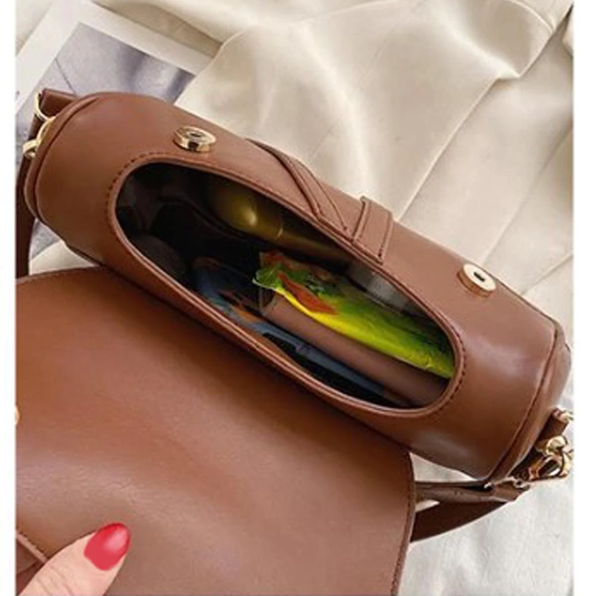 AWST Int'l Saddle Shoulder Handbag 8 AWST Int'l Saddle Shoulder Handbag - Image 6