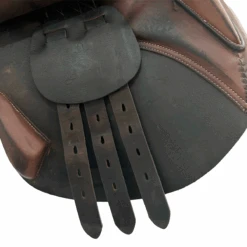 Beval Artisan 16.1/2" Used Close Contact Saddle 8 Beval Artisan 16.1/2" Used Close Contact Saddle -Farm House Tack Store 815cee18 6654 4faa b15a d973bda6d83e