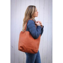 Penelope Tote Bag 23 Penelope Tote Bag -Farm House Tack Store 936200014 French.EQ Penelope Tote.Bag Front.2 Brandy