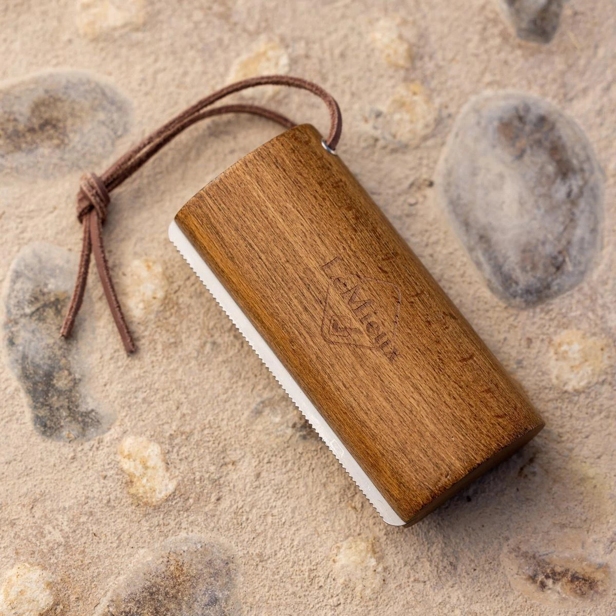 LeMieux Artisan Shedding Comb 6 LeMieux Artisan Shedding Comb - Image 4