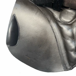 Black Country Quantum 17.5" Used Close Contact Saddle 19 Black Country Quantum 17.5" Used Close Contact Saddle -Farm House Tack Store e7d13f00 3956 4fa3 9bc4 d29cecba237e